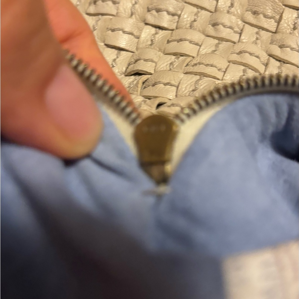 Bottega Veneta Cream  large Woven Tote - Picture 7 of 15